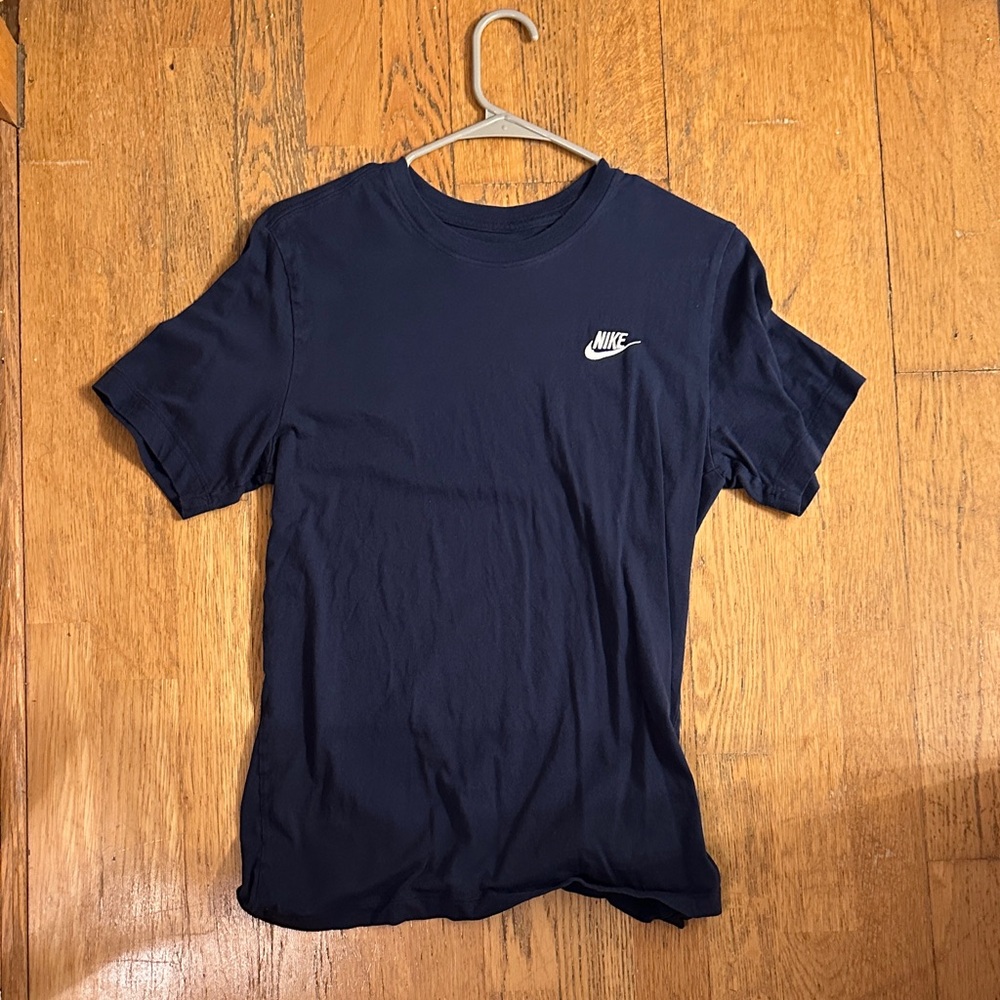 Nike Men's Dark Blue Short Sleeve Tee